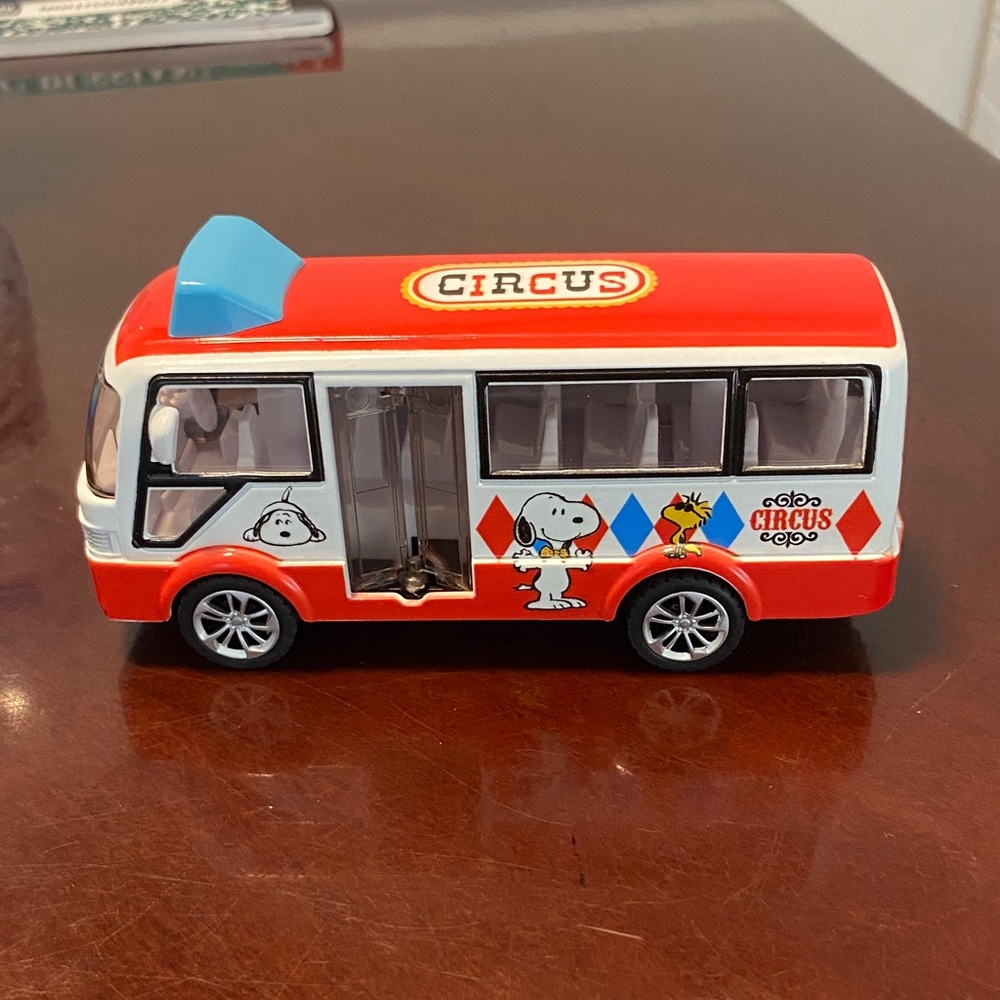 Circus Themed Kids Toy Bus - Red and Blue New - Picture 3 of 4